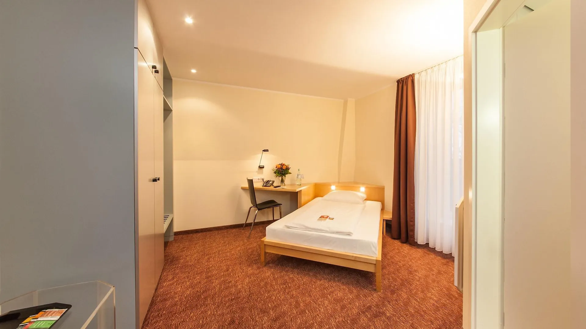 Select Hotel Silence Garden Koeln  Cologne