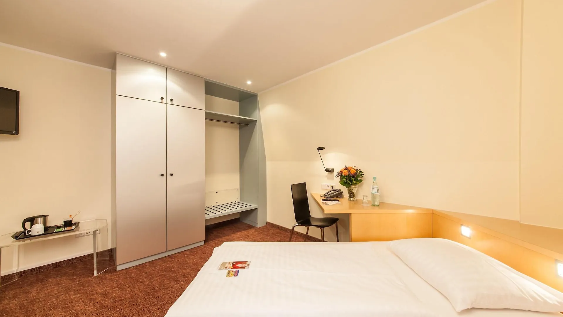 ****  Select Hotel Silence Garden Koeln Germany
